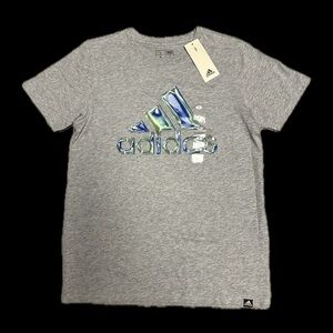 NEW with tag Adidas regular fit shirt in grey
Kid size (boys) large (US 14/16)